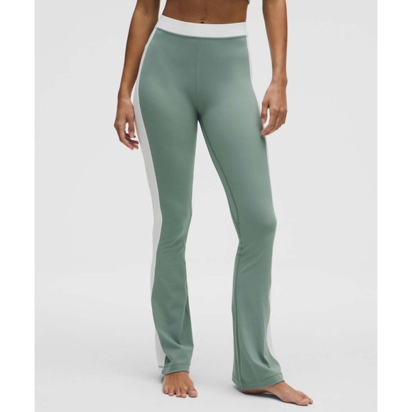 Lululemon Nulu High-Rise Flared Pant Crater Blue / White Size 6‎ NWT - Picture 1 of 6